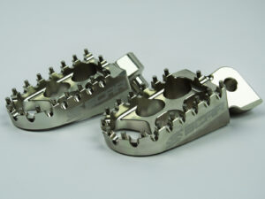 Scar Standard Footpegs - Yamaha Titanium color