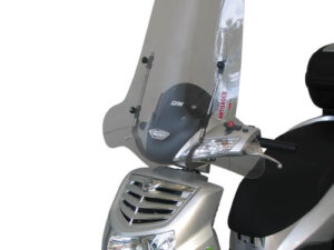 Givi Specific screen, transparent 66 x 67 cm (HxW)