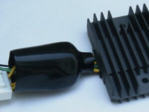 Regulaattori Honda CBR 1100 XX