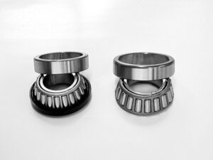 Tourmax Ohjauslaakerisarja T:47x25x15 B:52x28x16,5 inc. pölynsuoja