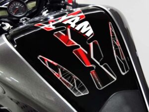 Puig Tank Pad Wings Yamaha C/Red-Black