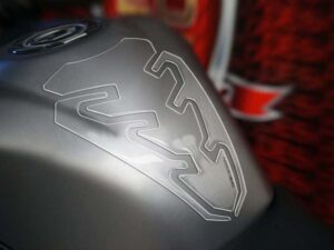 Puig Tank Pad Mod.Violent C/Clear