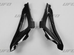 UFO Ilmanohjaimet ylemmät HVA 2T 06-, 4T 05-07 Musta