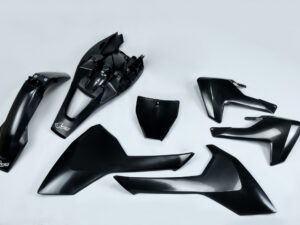 UFO Muovisarja 5-osainen Musta 001 TC85 18-