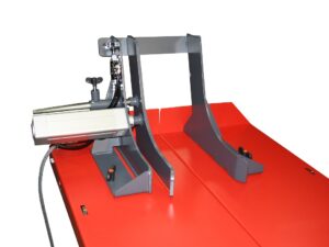 ETUPYÖRÄN KIIN.LAITE PNEUM.