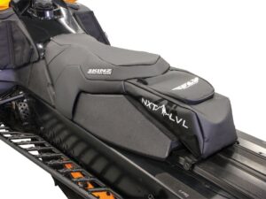 Skinz Airframe Satula Matala Freeride 2016- Polaris AXYS Pro RMK laukulla