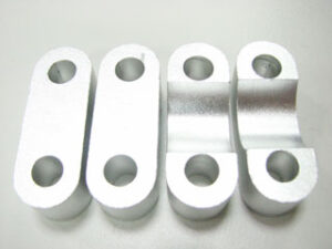 Sno-X Ohjaustangon Yläkiinnikesarja