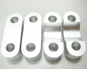 Sno-X Ohjaustangon Yläkiinnikesarja