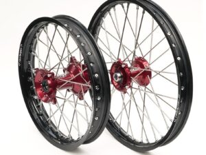REX WHEELS 18-2,15 CRF250 14-.., CRF450 13-.. MUSTA VANNE/PUNAINEN NAPA 25MM