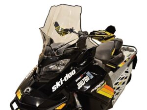 Powermadd Tuulilasi, Ski-Doo Gen4 Korkea 22", Kirkas/Mustalla grafiikalla